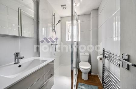 2 bedroom End of terrace house for sale in Lyttleton Square, Malvern, WR14