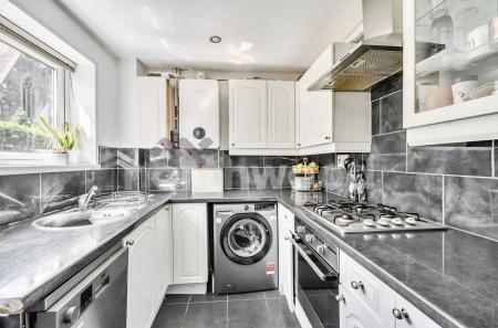 2 bedroom End of terrace house for sale in Lyttleton Square, Malvern, WR14
