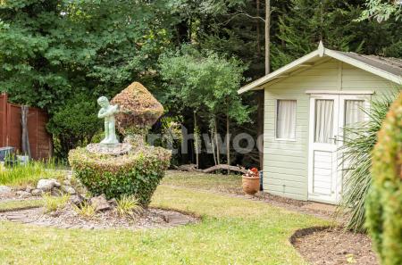 4 bedroom Semi-detached house for sale in Broadway Grove, St Johns, Worcester, WR2