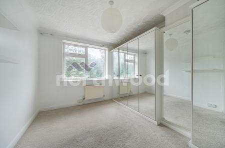 4 bedroom Semi-detached house for sale in Broadway Grove, St Johns, Worcester, WR2