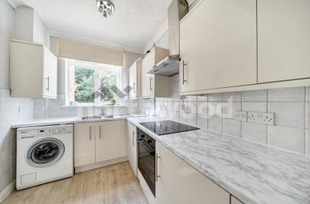 4 bedroom Semi-detached house for sale in Broadway Grove, St Johns, Worcester, WR2