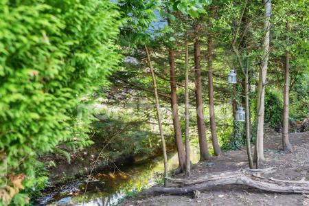 4 bedroom Semi-detached house for sale in Broadway Grove, St Johns, Worcester, WR2