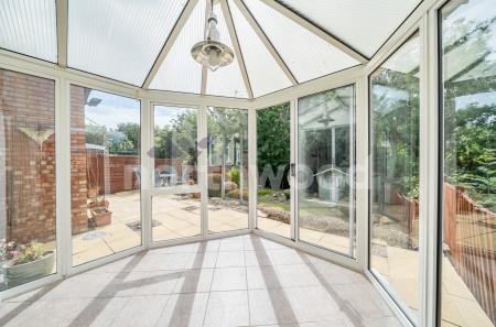 4 bedroom Semi-detached house for sale in Broadway Grove, St Johns, Worcester, WR2
