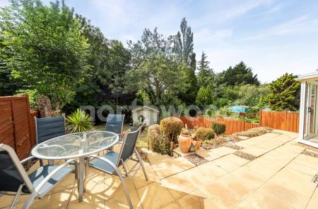4 bedroom Semi-detached house for sale in Broadway Grove, St Johns, Worcester, WR2