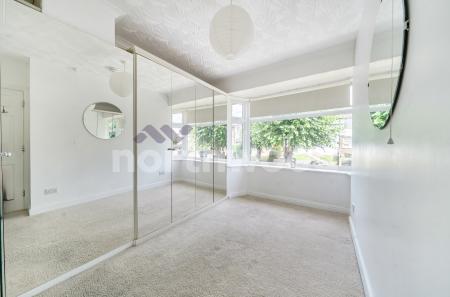 4 bedroom Semi-detached house for sale in Broadway Grove, St Johns, Worcester, WR2