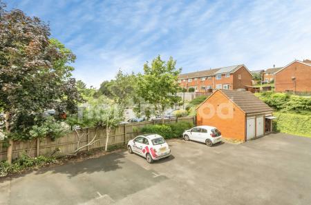 1 bedroom Terraced House for sale in Michael Tippett Drive, Ronkswood, Worcester, WR4