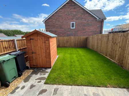 2 bedroom Terraced House to let in Poppy Field, Rushwick, WR2