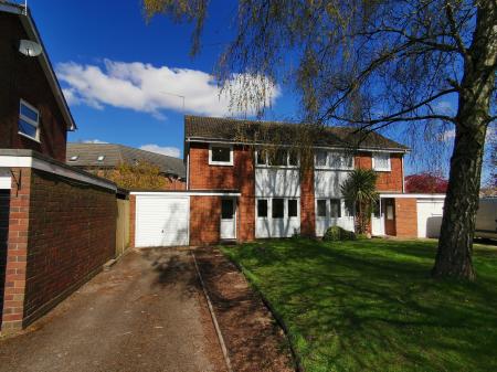3 bedroom Semi-detached house to let in Columbia Drive, Lower Wick, Worcester, WR2
