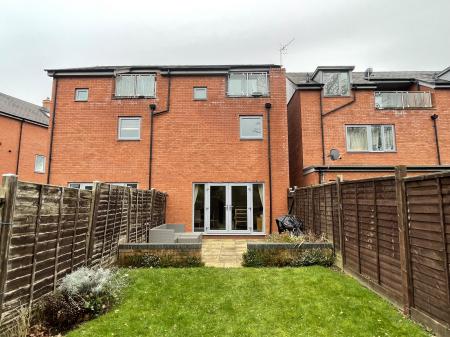 3 bedroom Town house to let in Gheluvelt Mews, Barbourne, Worcester, WR1