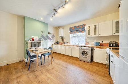 1 bedroom Flat for sale in Middle Street, Arboretum, Worcester, WR1
