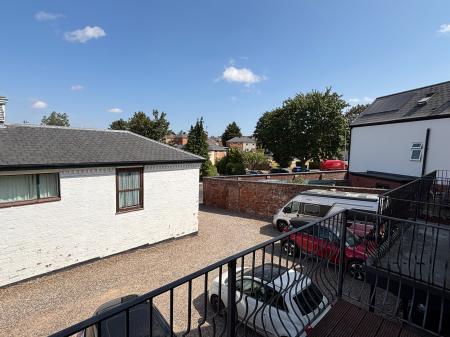 2 bedroom Terraced House to let in Lansdowne Road, Lansdowne, Worcester, WR3