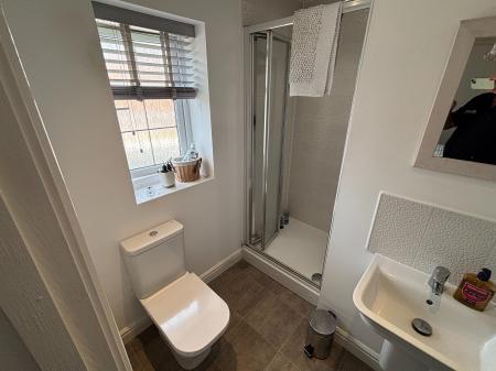 3 bedroom Semi-detached house to let in Bruton Avenue, Droitwich, WR9