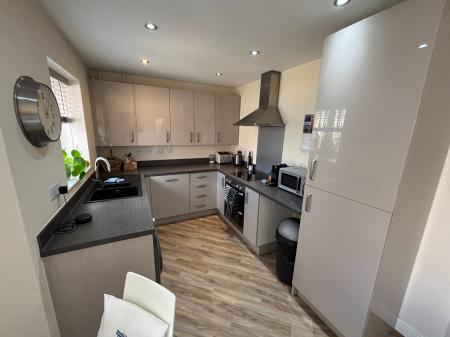 3 bedroom Semi-detached house to let in Bruton Avenue, Droitwich, WR9