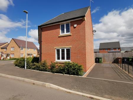 3 bedroom Semi-detached house to let in Bruton Avenue, Droitwich, WR9