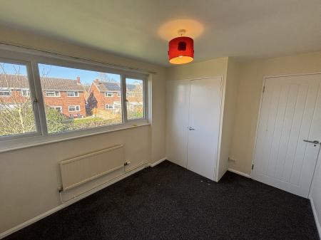 3 bedroom Semi-detached house to let in Edmonton Close, Lower Wick, Worcester, WR2