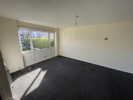 3 bedroom Semi-detached house to let in Edmonton Close, Lower Wick, Worcester, WR2