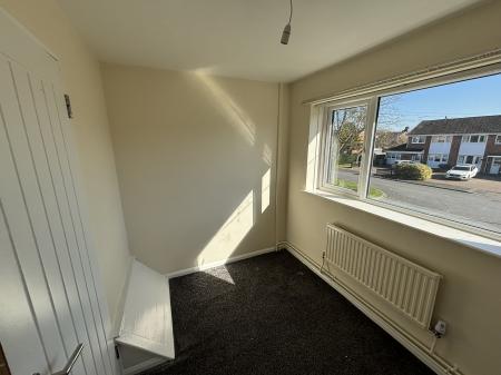 3 bedroom Semi-detached house to let in Edmonton Close, Lower Wick, Worcester, WR2
