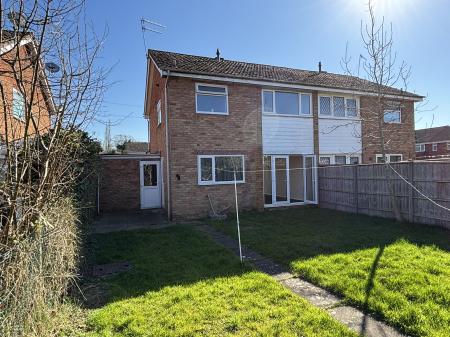 3 bedroom Semi-detached house to let in Edmonton Close, Lower Wick, Worcester, WR2