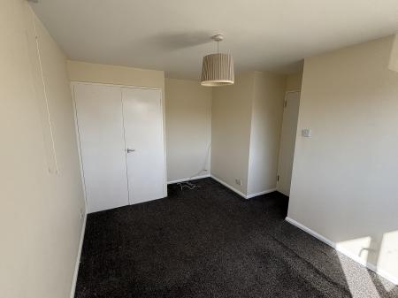 3 bedroom Semi-detached house to let in Edmonton Close, Lower Wick, Worcester, WR2