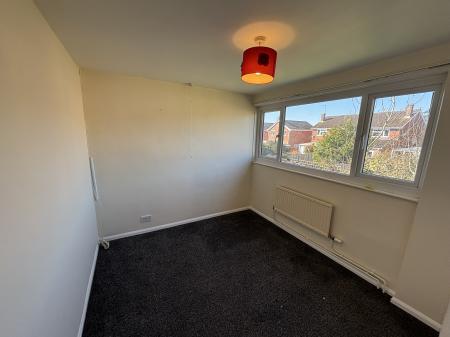 3 bedroom Semi-detached house to let in Edmonton Close, Lower Wick, Worcester, WR2