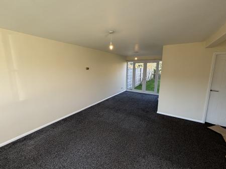 3 bedroom Semi-detached house to let in Edmonton Close, Lower Wick, Worcester, WR2