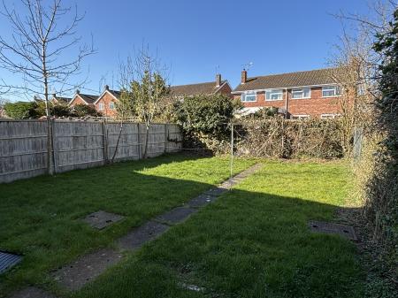 3 bedroom Semi-detached house to let in Edmonton Close, Lower Wick, Worcester, WR2