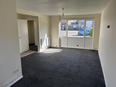3 bedroom Semi-detached house to let in Edmonton Close, Lower Wick, Worcester, WR2