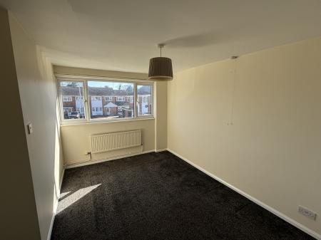 3 bedroom Semi-detached house to let in Edmonton Close, Lower Wick, Worcester, WR2