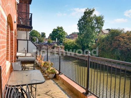 2 bedroom Flat to let in Princes Drive, Diglis, Worcester, WR1