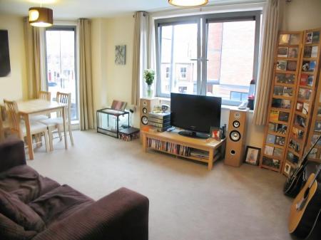 1 bedroom Flat for sale in Moreton Place, City Centre, Worcester, WR1