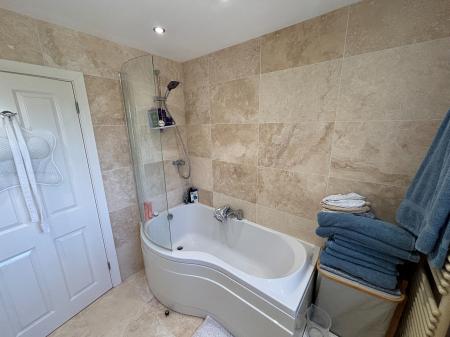 4 bedroom Detached house to let in Willowsea Road, Northwick, Worcester, WR3
