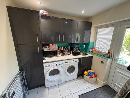 4 bedroom Detached house to let in Willowsea Road, Northwick, Worcester, WR3
