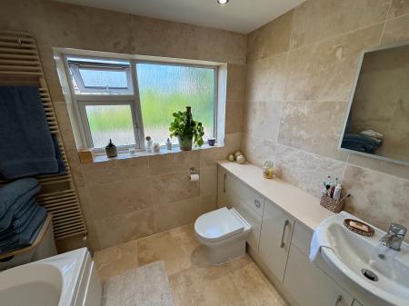 4 bedroom Detached house to let in Willowsea Road, Northwick, Worcester, WR3