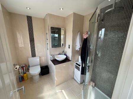 4 bedroom Detached house to let in Willowsea Road, Northwick, Worcester, WR3