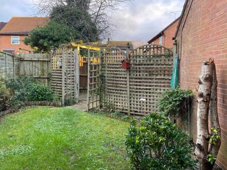 3 bedroom Semi-detached house to let in Camberwell Drive, St Peters, Worcester, WR5