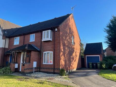 3 bedroom Semi-detached house to let in Camberwell Drive, St Peters, Worcester, WR5