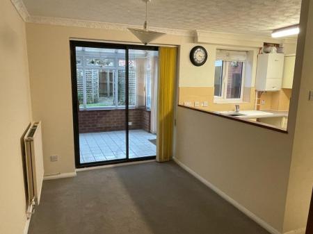 3 bedroom Semi-detached house to let in Camberwell Drive, St Peters, Worcester, WR5