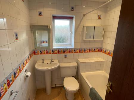 3 bedroom Semi-detached house to let in Camberwell Drive, St Peters, Worcester, WR5