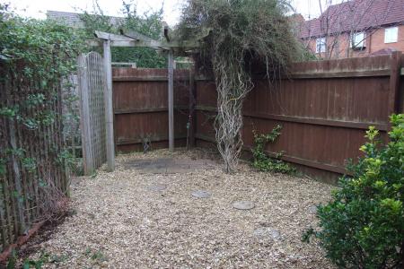 3 bedroom Semi-detached house to let in Camberwell Drive, St Peters, Worcester, WR5