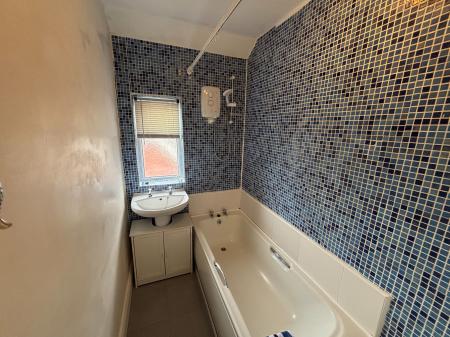 3 bedroom Semi-detached house to let in Bromyard Road, St Johns, Worcester, WR2