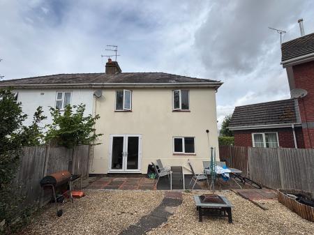 3 bedroom Semi-detached house to let in Bromyard Road, St Johns, Worcester, WR2