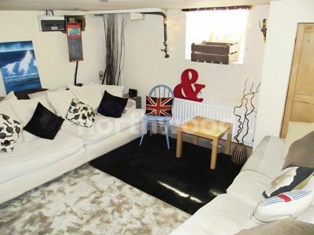 2 bedroom Semi-detached house for sale in Woodbine Road, Barbourne, Worcester, WR1