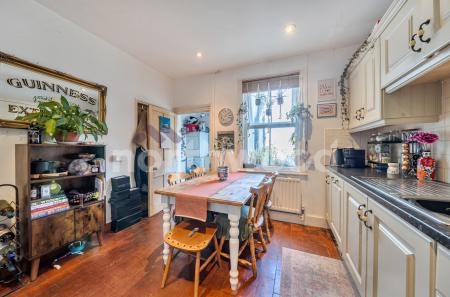 2 bedroom Semi-detached house for sale in Woodbine Road, Barbourne, Worcester, WR1
