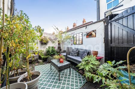 2 bedroom Semi-detached house for sale in Woodbine Road, Barbourne, Worcester, WR1