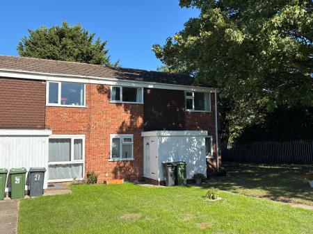 2 bedroom Maisonette to let in Brockhampton Close, Blackpole, Worcester, WR4