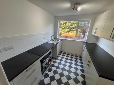2 bedroom Maisonette to let in Brockhampton Close, Blackpole, Worcester, WR4