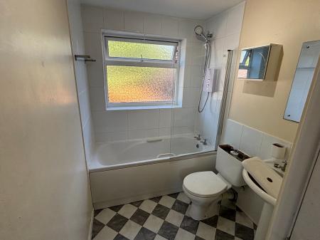 2 bedroom Maisonette to let in Brockhampton Close, Blackpole, Worcester, WR4
