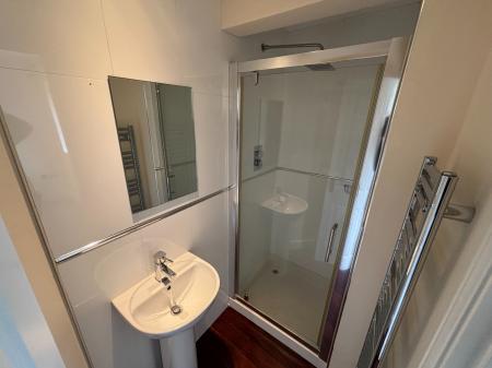 4 bedroom Detached house to let in Wadborough Road, Norton, WR5