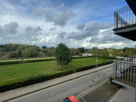 2 bedroom Apartment to let in Aston Court, Diglis, Worcester, WR5