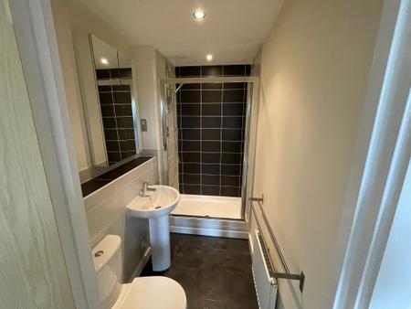 2 bedroom Apartment to let in Aston Court, Diglis, Worcester, WR5